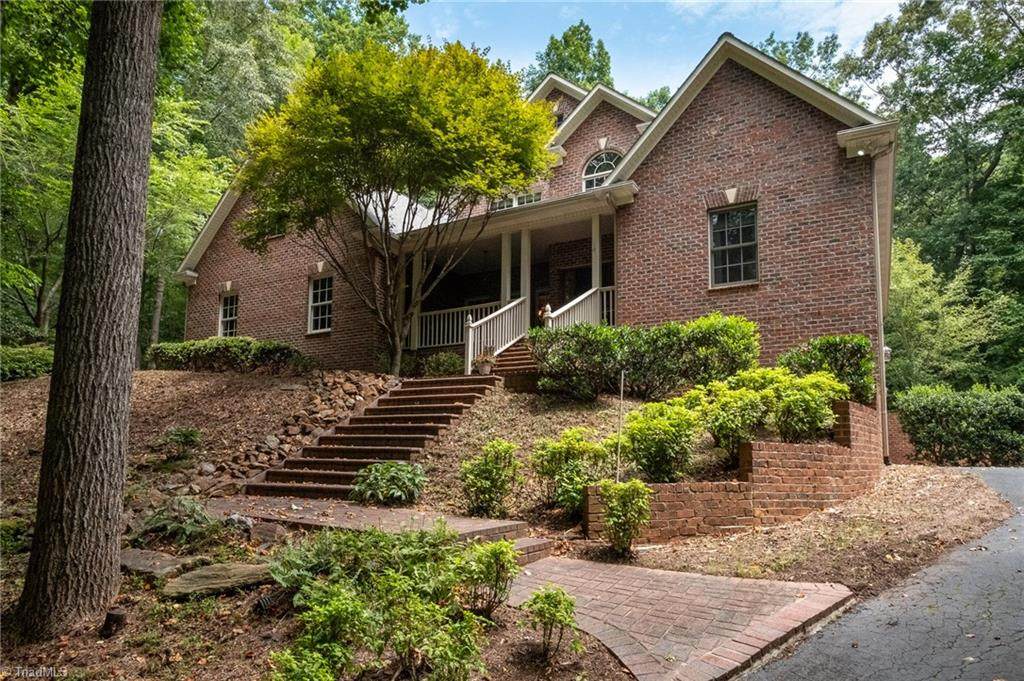 107 Valleybrook Drive - Photo 1
