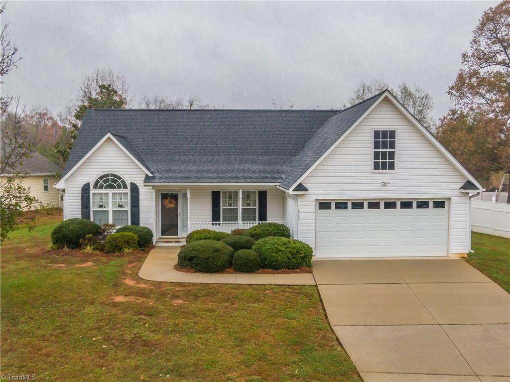 2329 Glen Cove Way - Photo 1