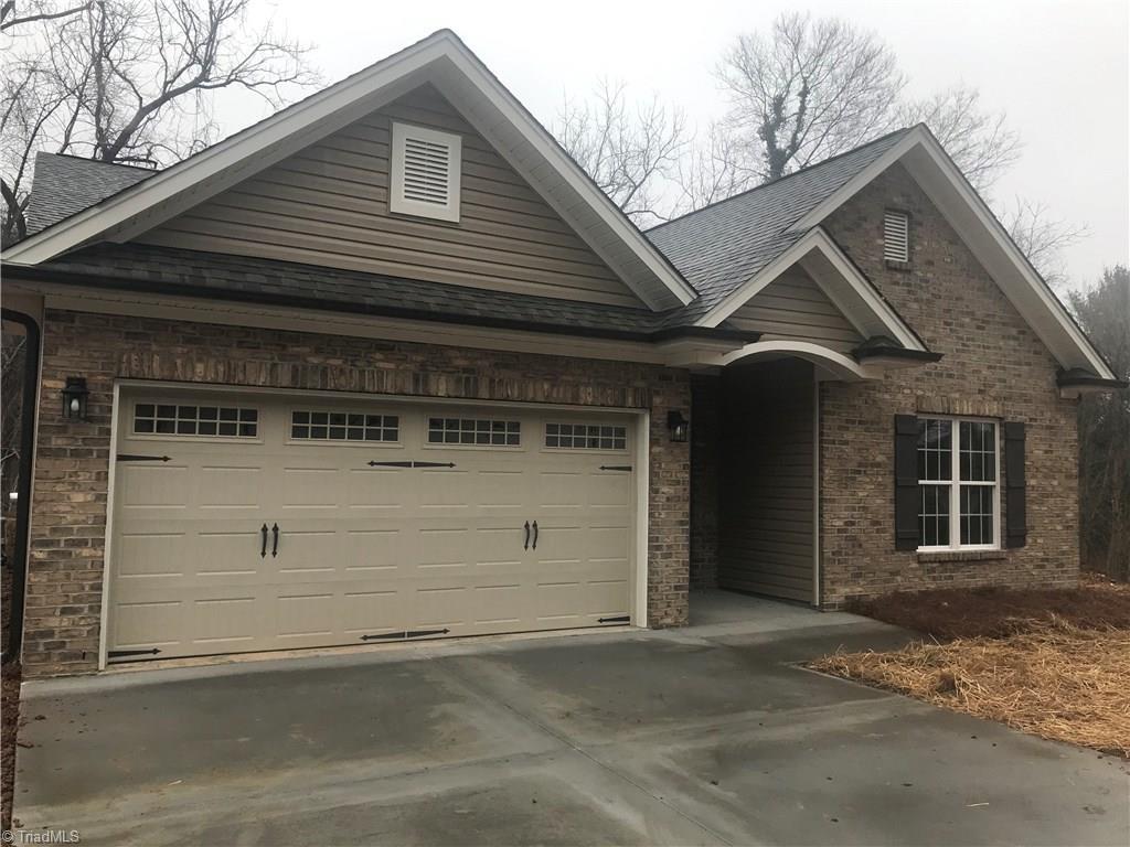 1014 Somerset Drive - Photo 1