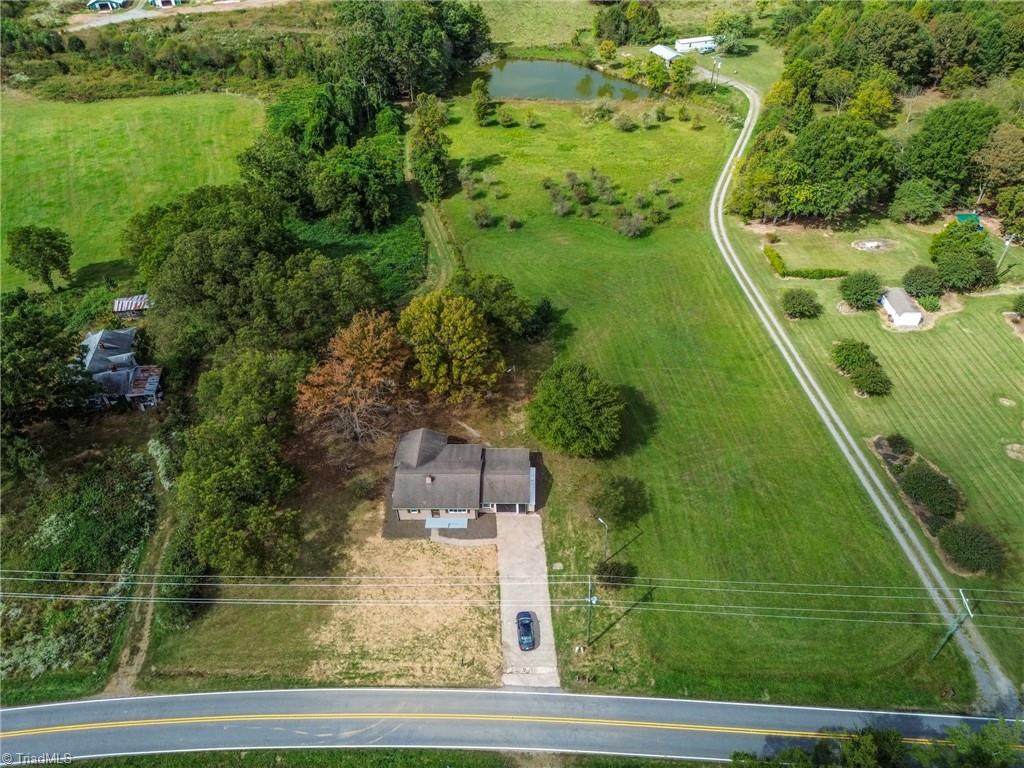 2845 Courtney Huntsville Road - Photo 1