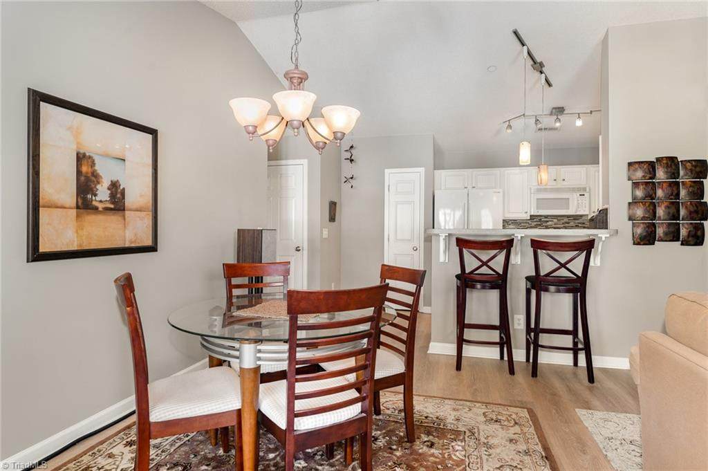 4290 Cedarcroft Court - Photo 1