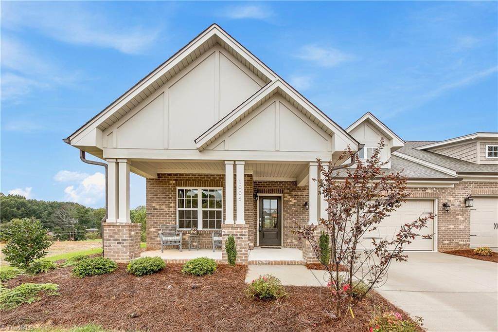 1005 Beechcrest Drive - Photo 1