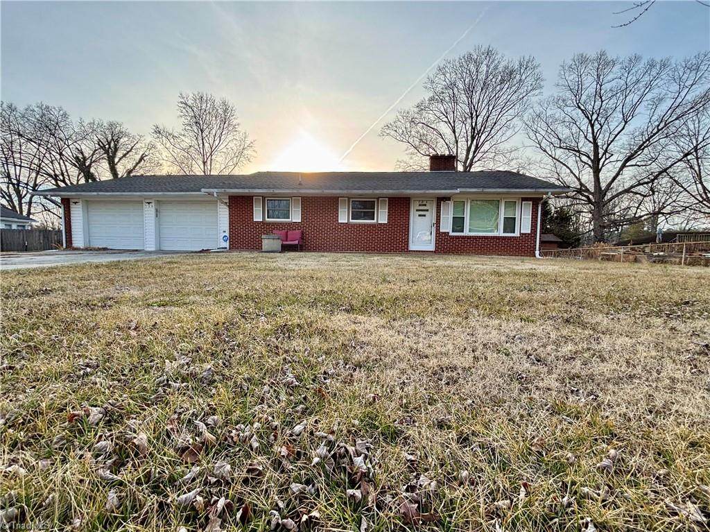 139 Side Drive - Photo 1