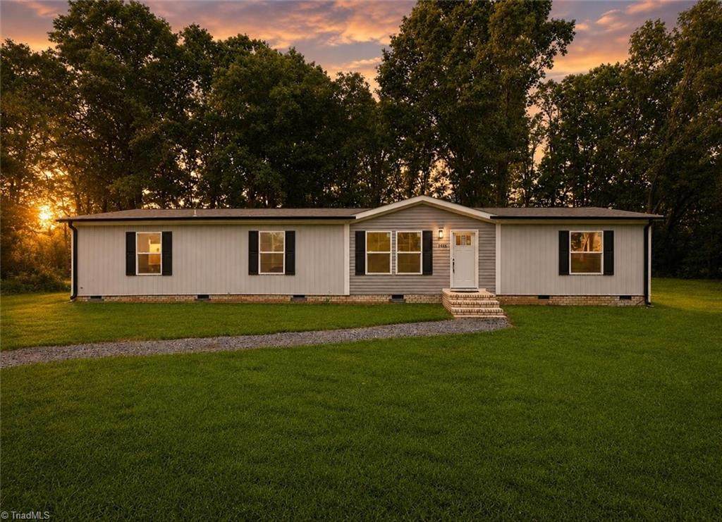 6008 Apple Wyrick Road - Photo 1