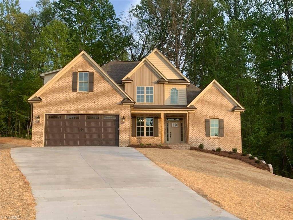 240 Pipers Ridge East - Photo 1