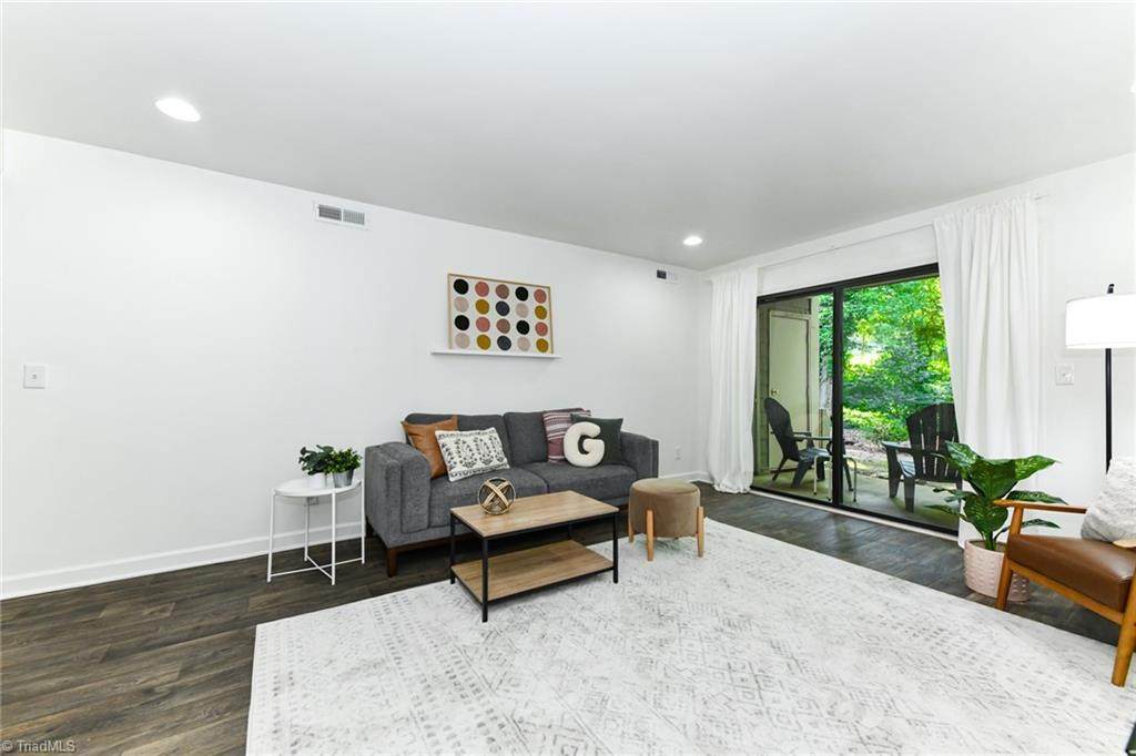 1510 Benjamin Parkway - Photo 1