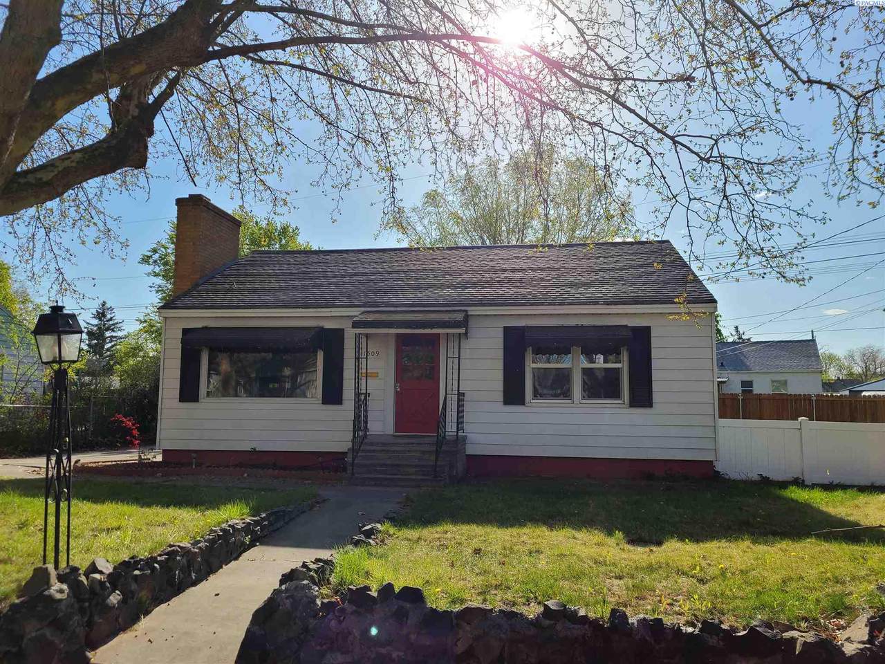 1509 Farrell Ln - Photo 1