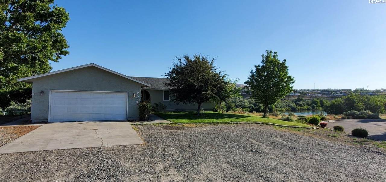2527 Duportail St - Photo 1
