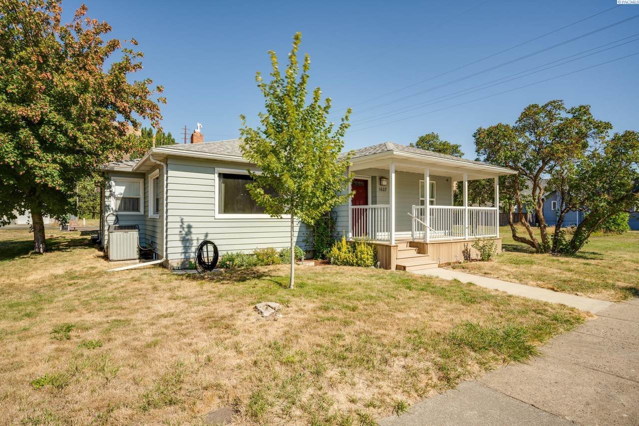 1607 Cedar St - Photo 1