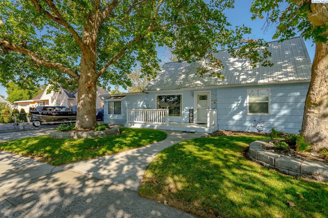 418 8th Ave - Photo 1