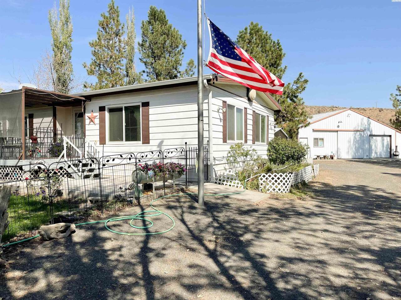 600 Harris - Photo 1
