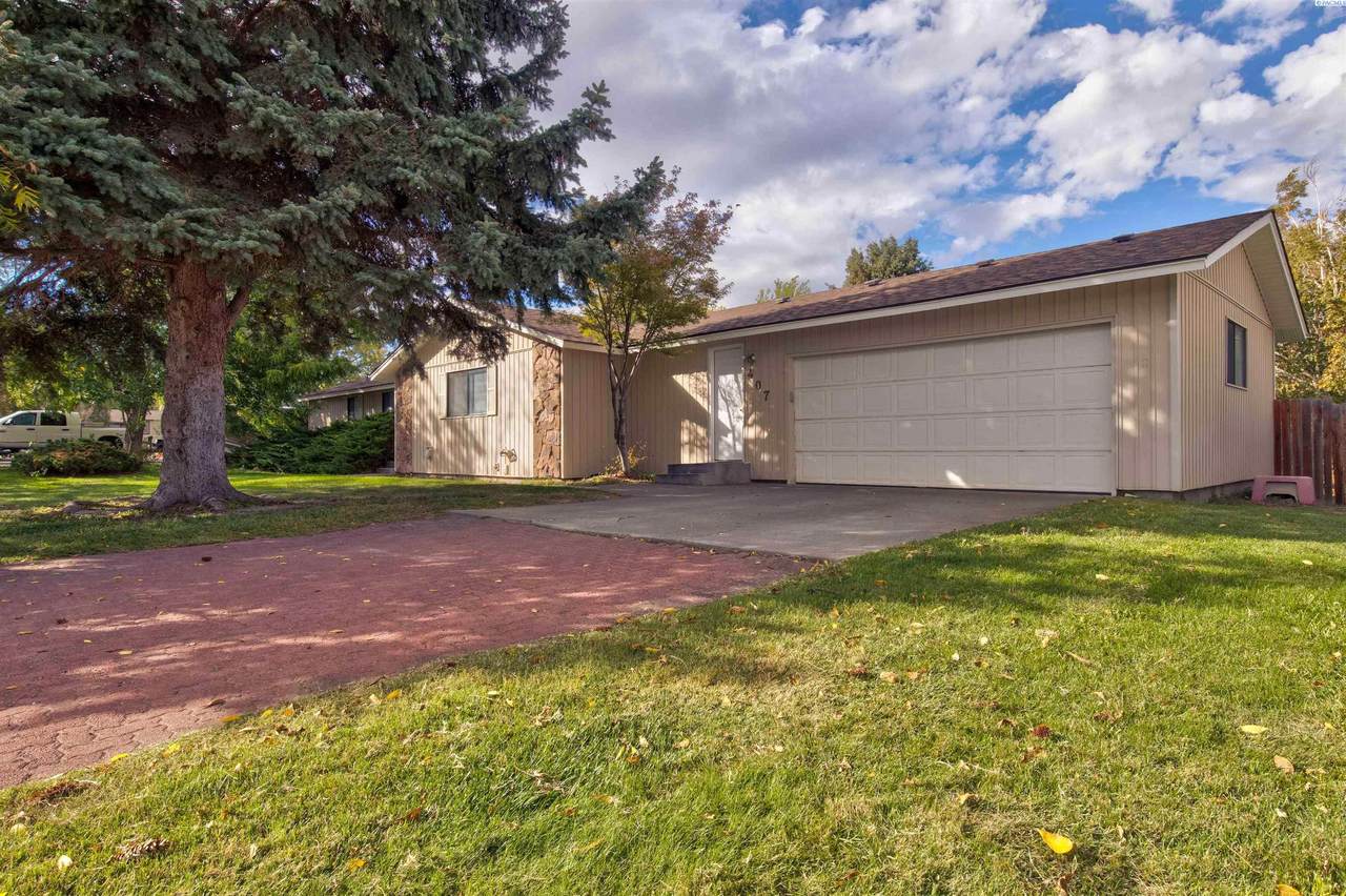 407 44th Ave - Photo 1