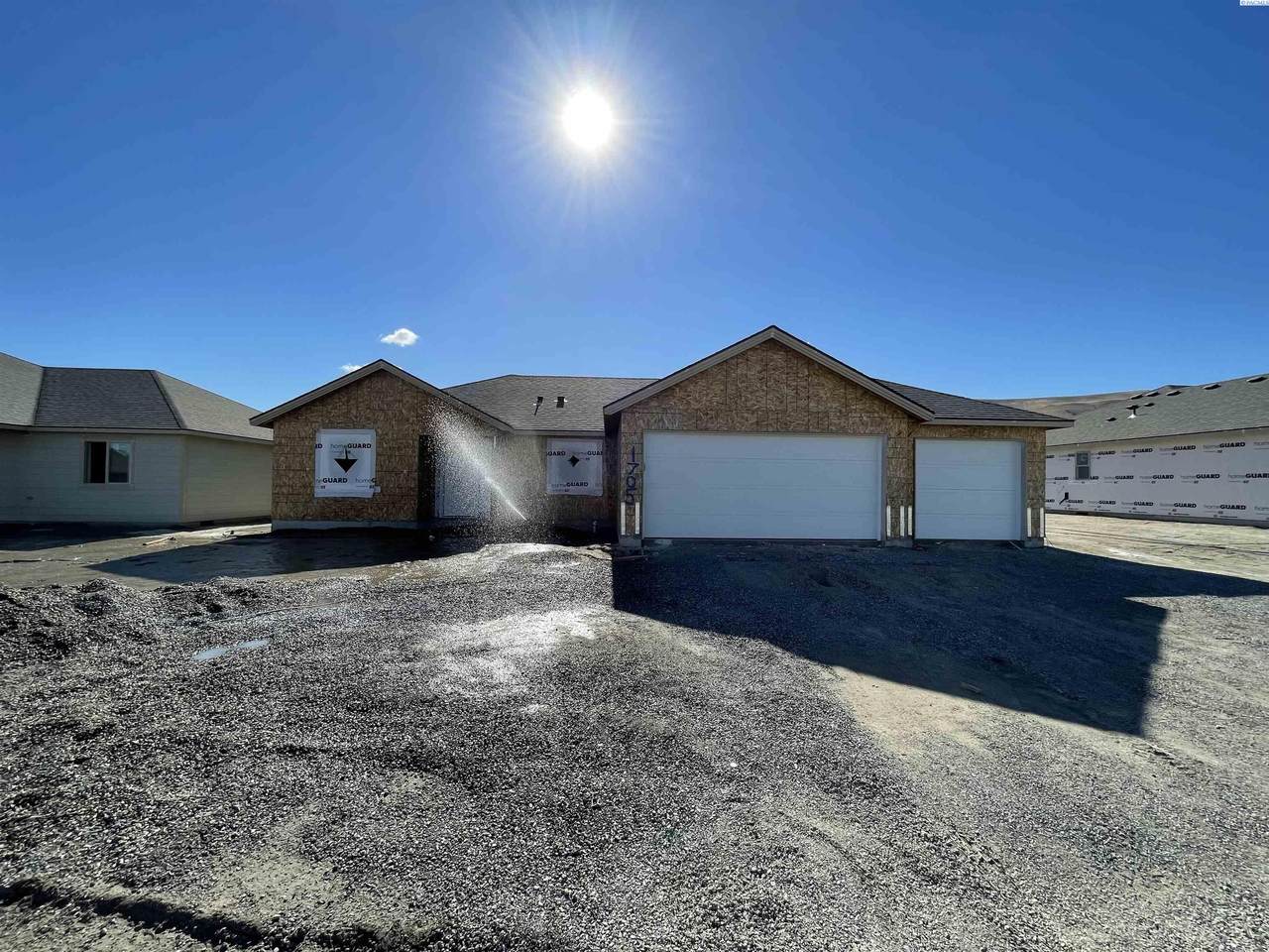 1705 Willow Way - Photo 1