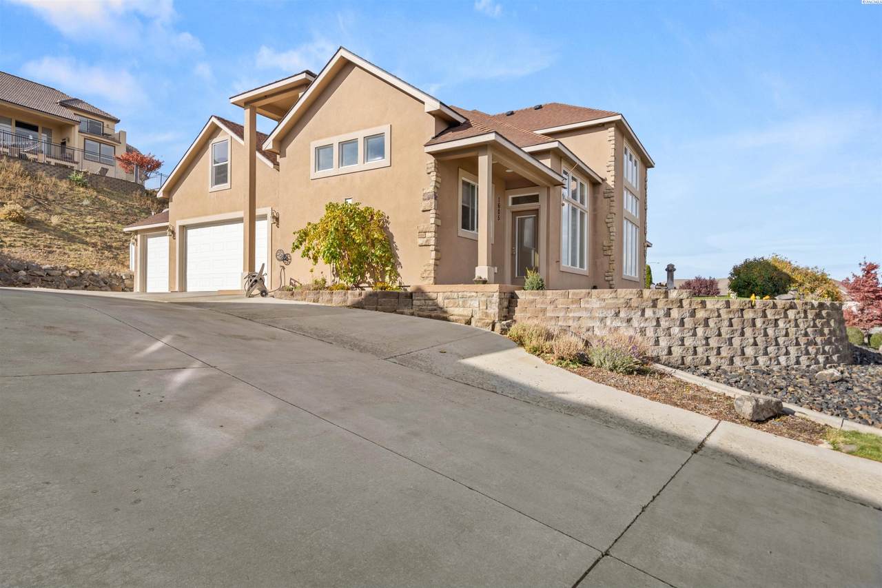 1605 Meadow Hills Drive - Photo 1