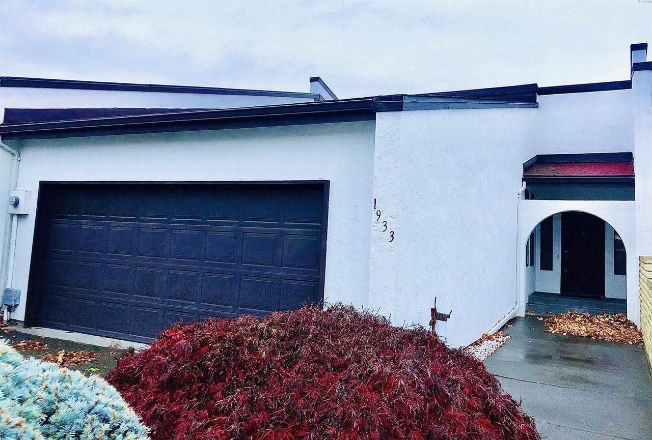 1933 Meadows Dr - Photo 1