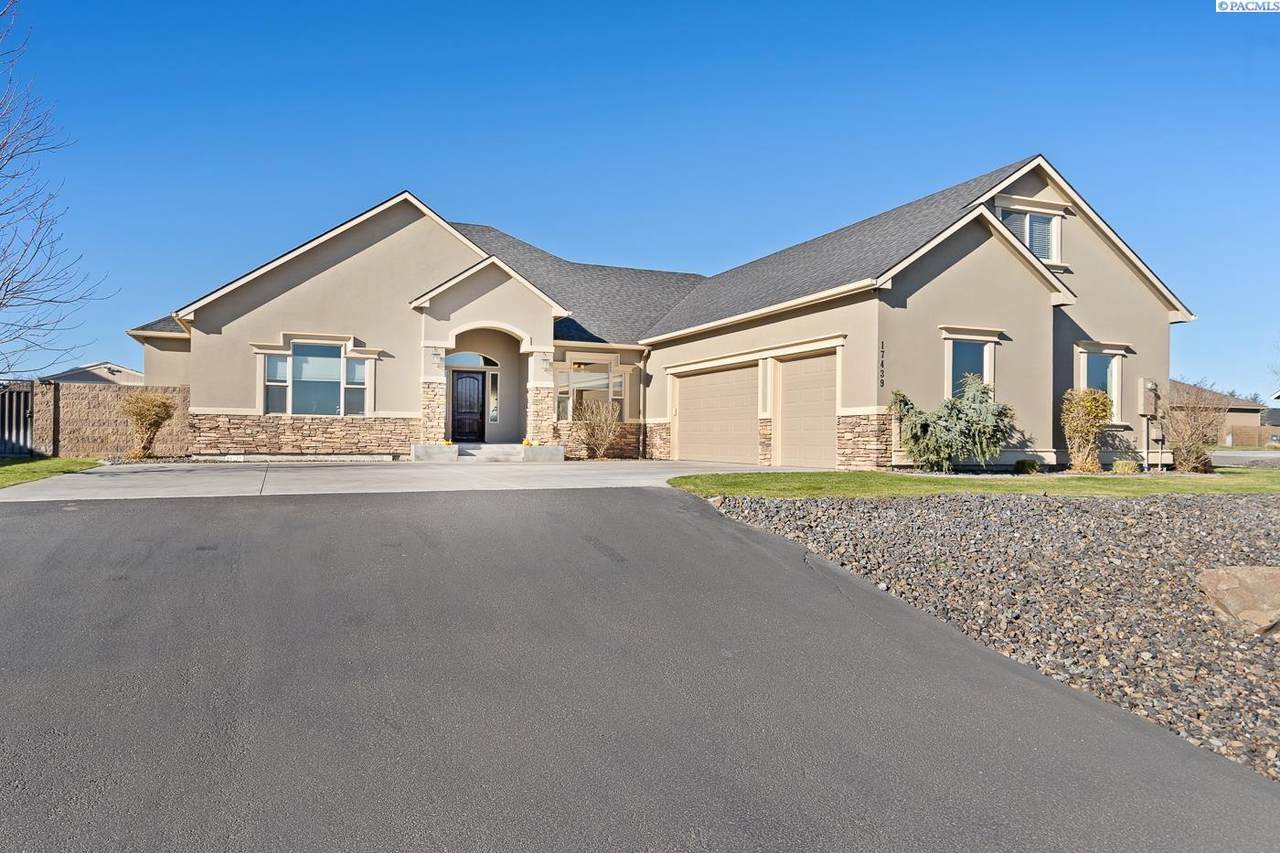 17439 Fairview Loop - Photo 1