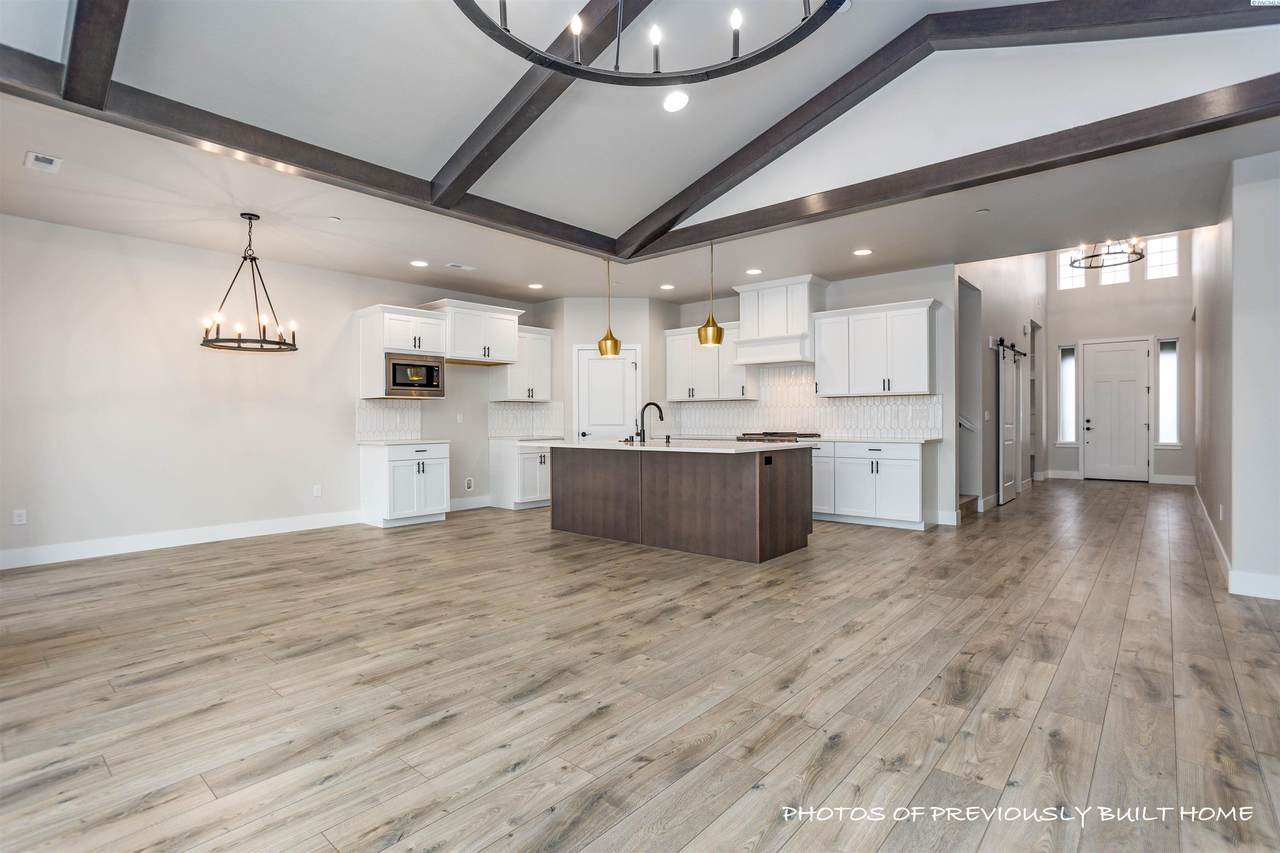 4629 Village View Street - Photo 1