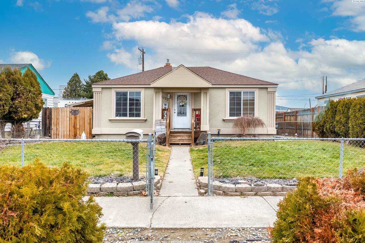 1023 Margaret St - Photo 1