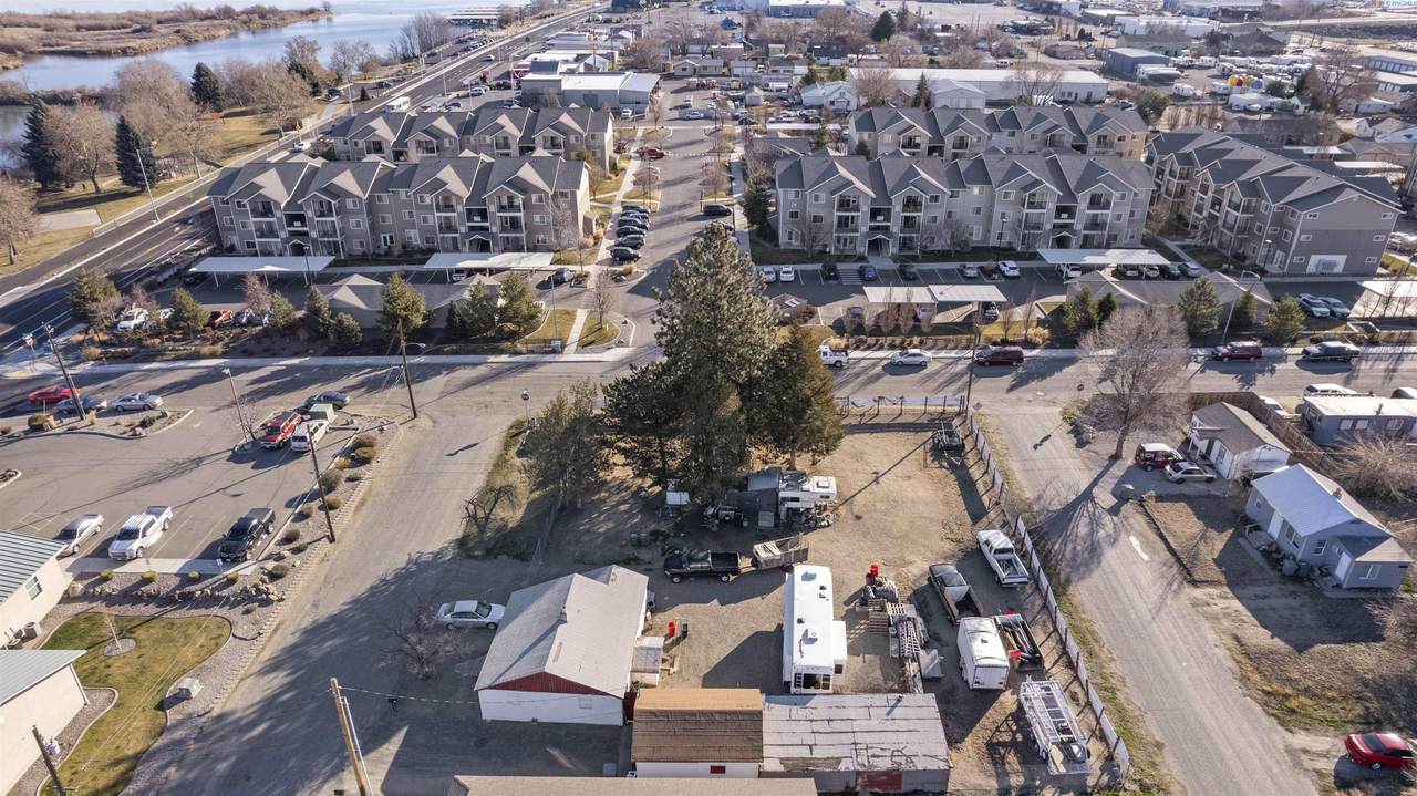 1453 Carson - Photo 1