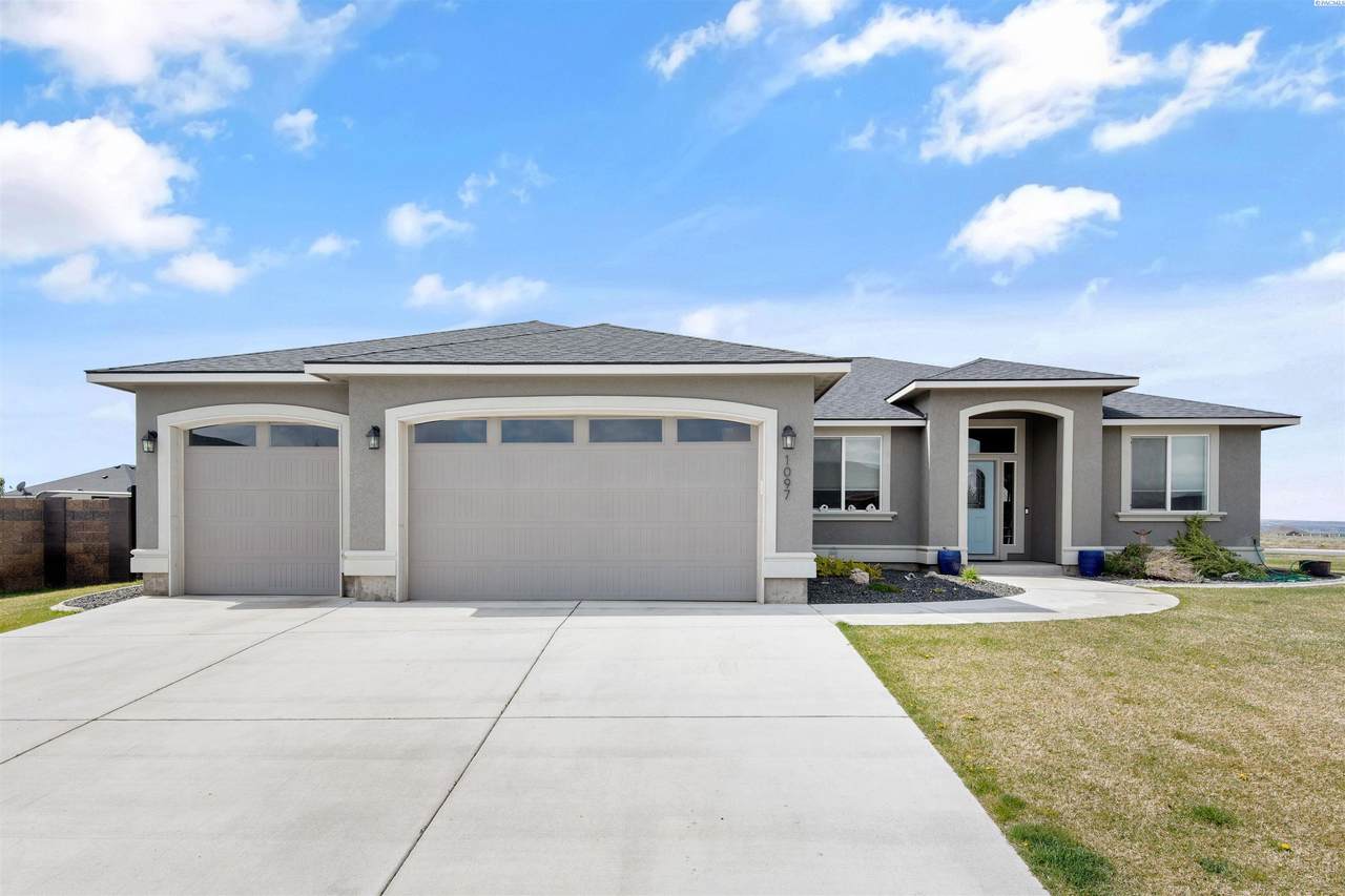 1097 Quartz Ave - Photo 1