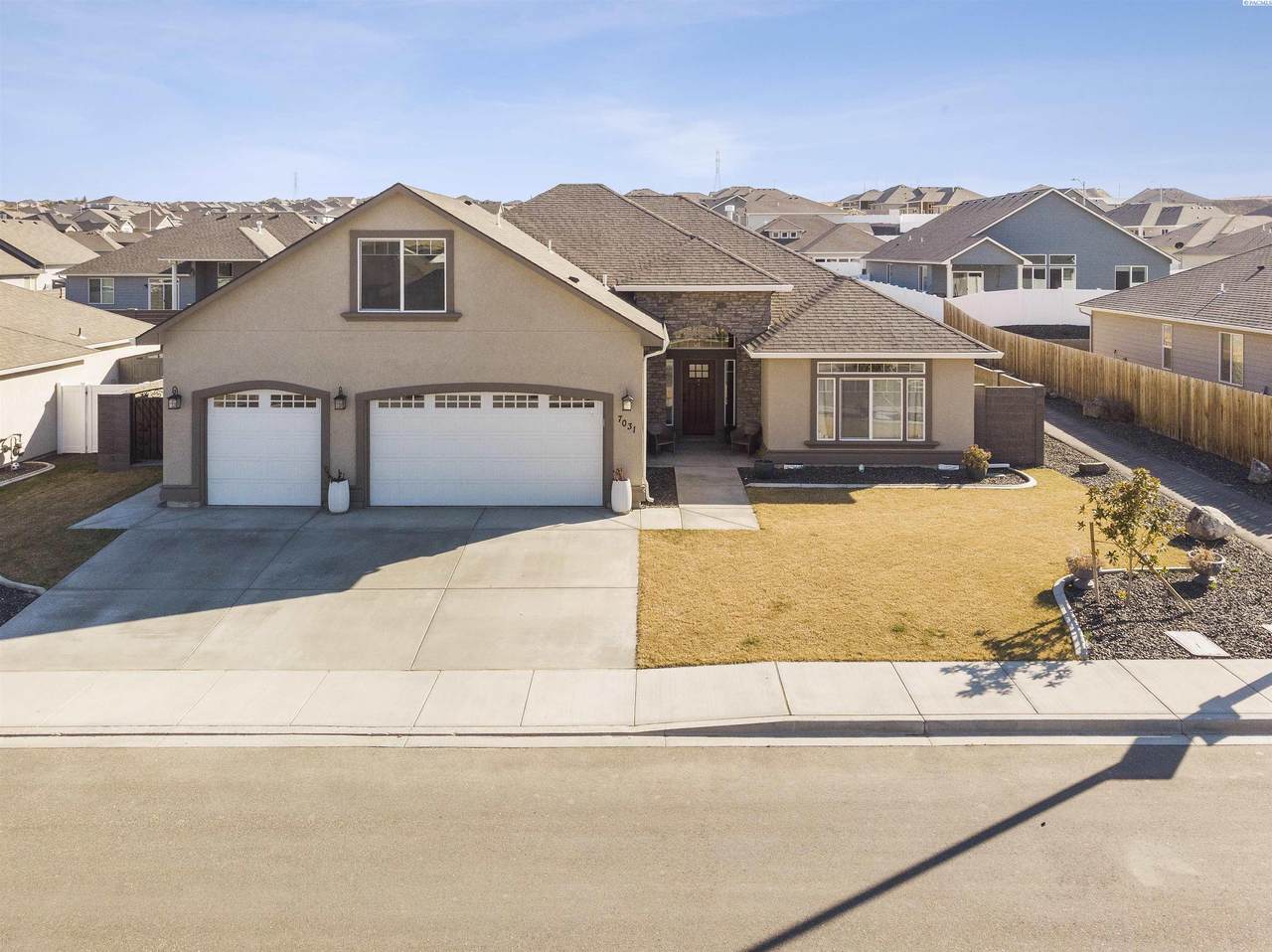 7031 30TH AVE - Photo 1