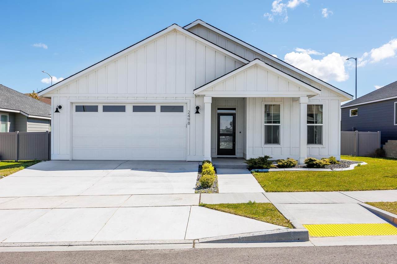 2498 Morris Ave - Photo 1