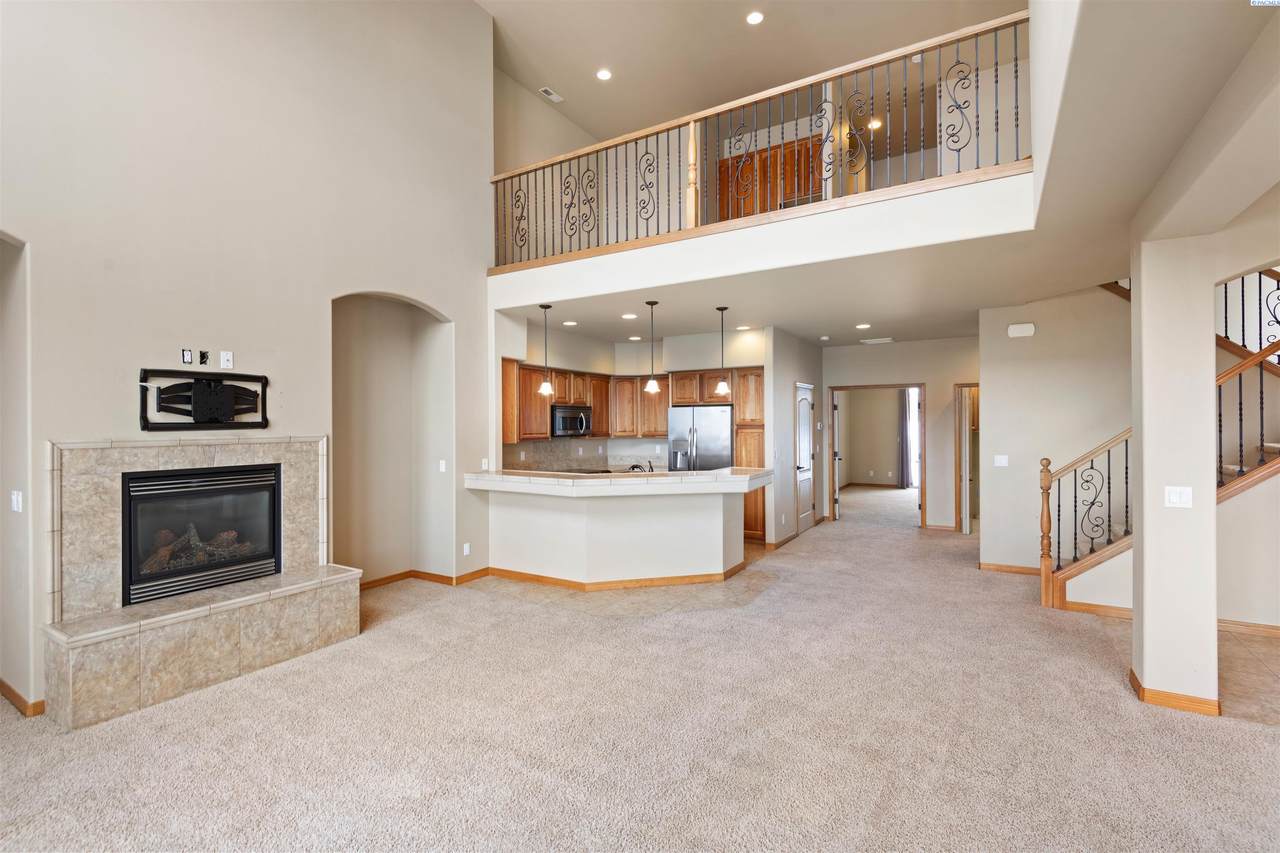 3710 Canyon Lakes Dr - Photo 1