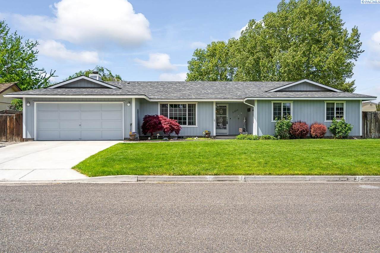 2322 Sharron St - Photo 1