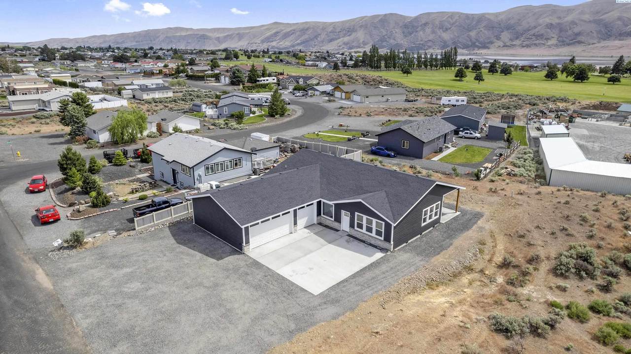 314 Airport Way - Photo 1