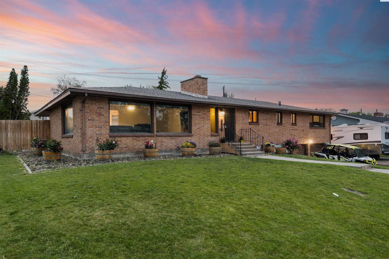 2624 Everett Place - Photo 1