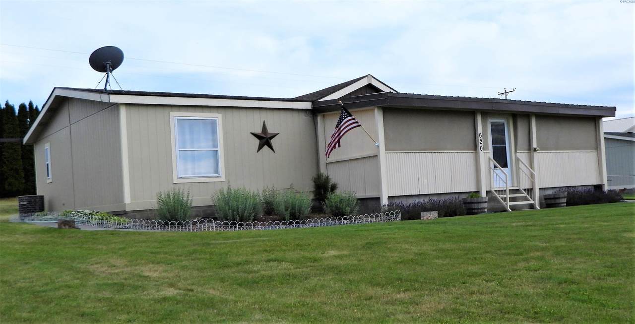620 Harbor - Photo 1