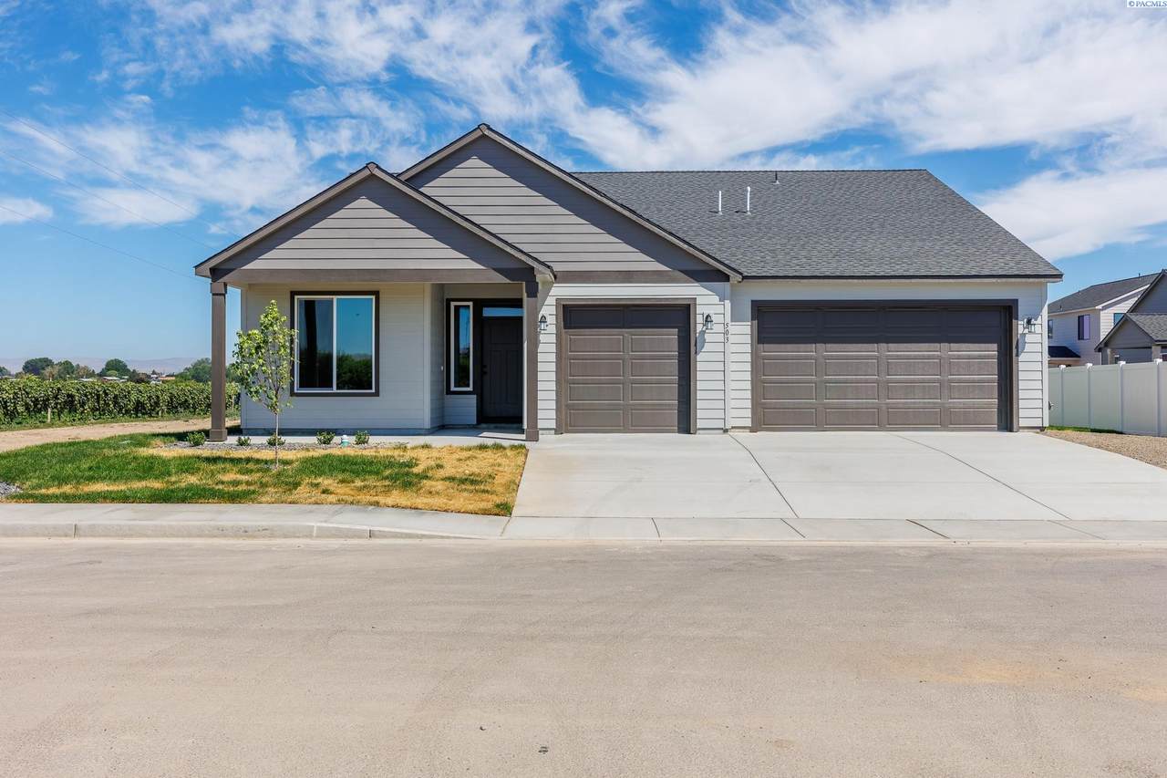 503 Emerald - Photo 1