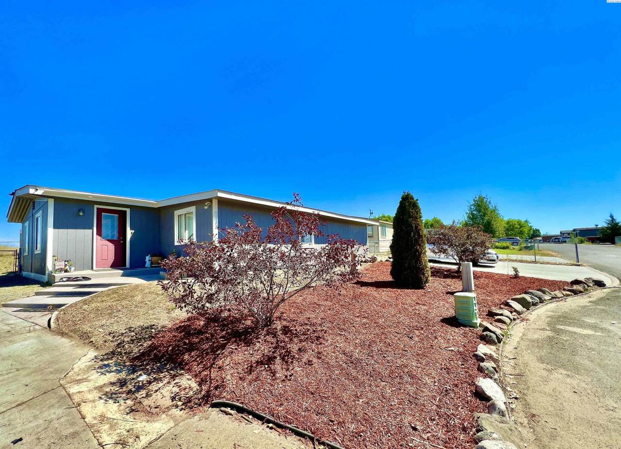 6808 James St - Photo 1