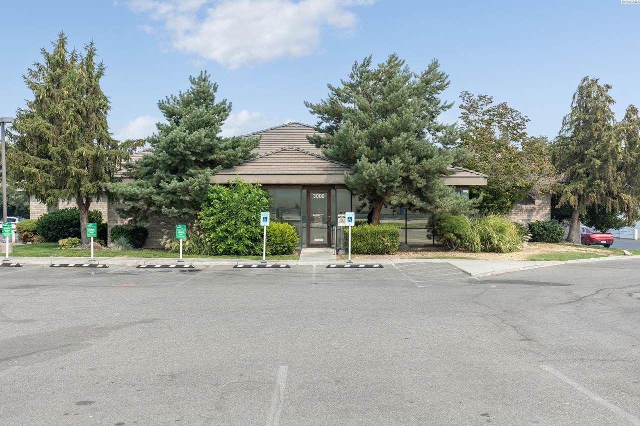 3000 Kennewick Ave - Photo 1