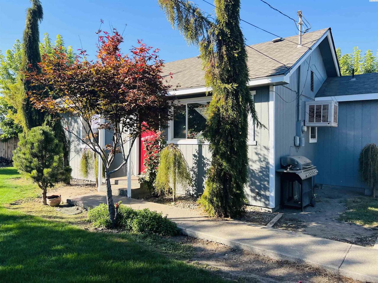 1451 Outlook Rd - Photo 1