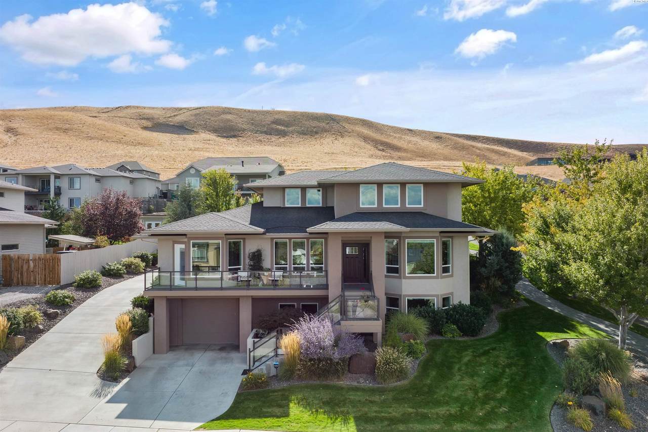 2211 50th Ave - Photo 1