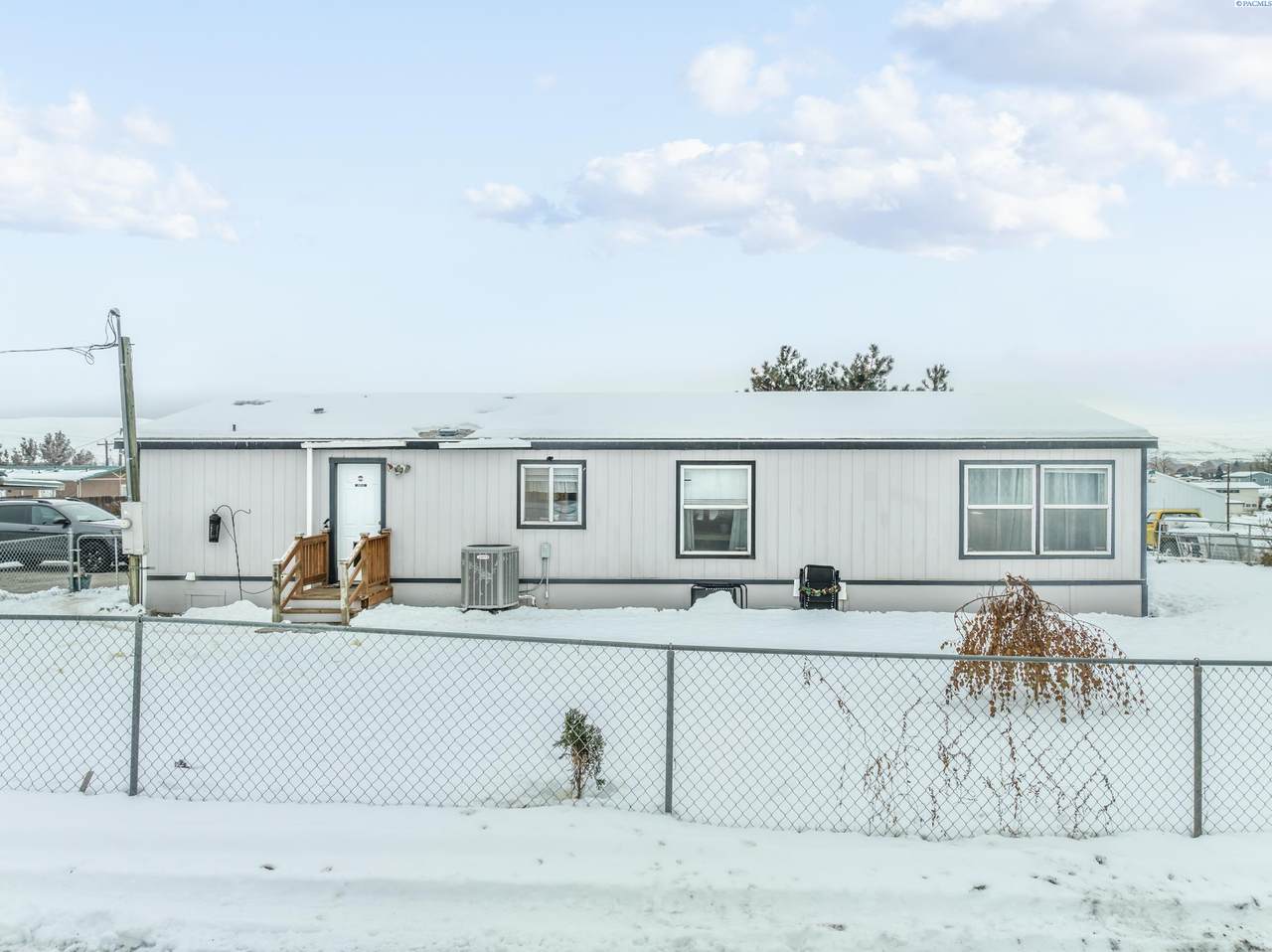 2206 72nd - Photo 1