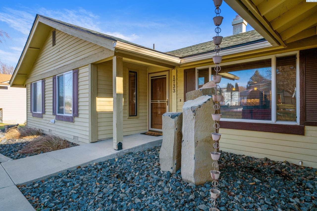1733 Jean St - Photo 1