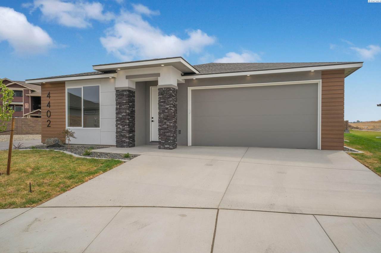 4402 Village View St - Photo 1