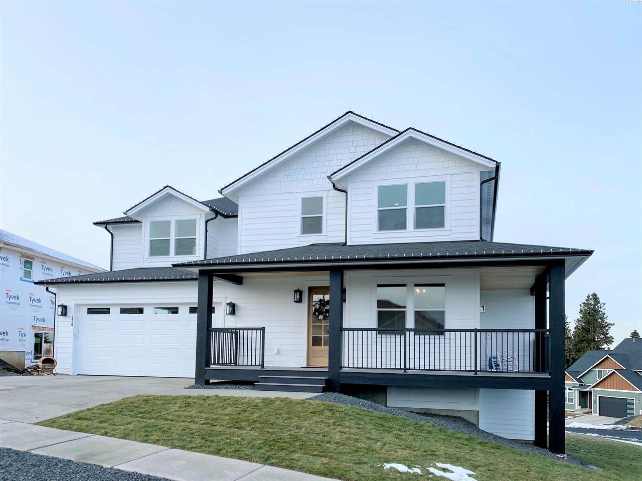 820 Panorama Drive - Photo 1