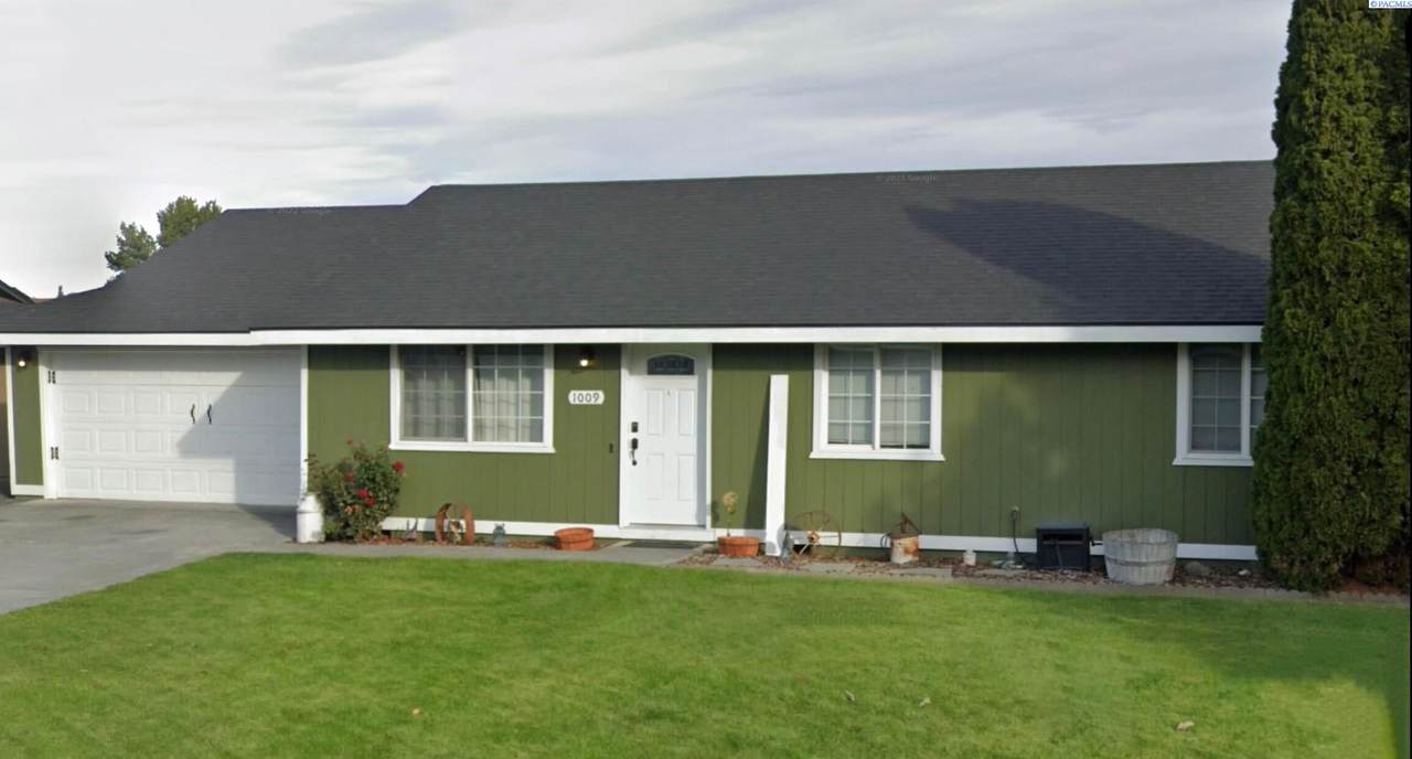 1009 Hayden Dr - Photo 1