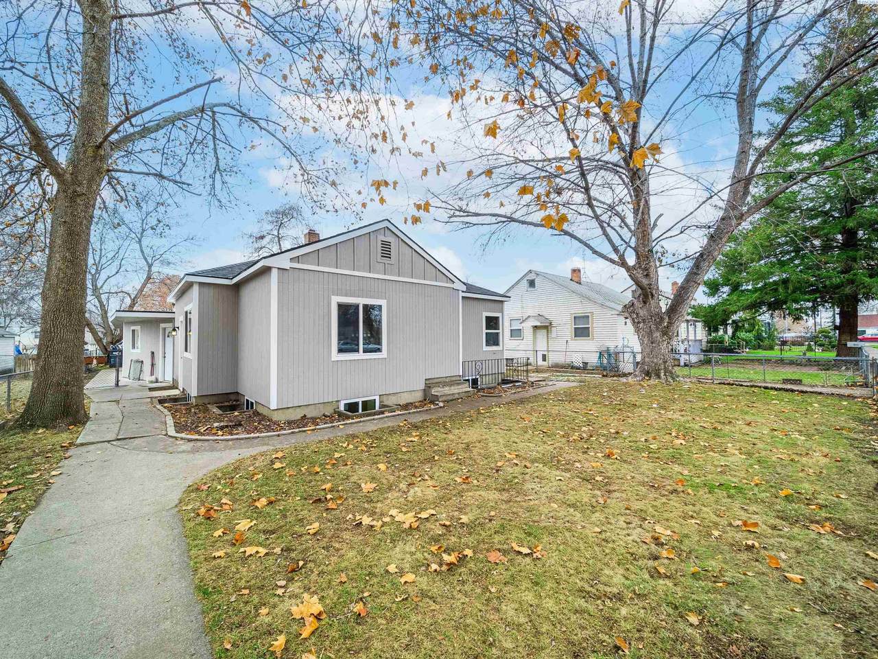 524 9th Ave - Photo 1