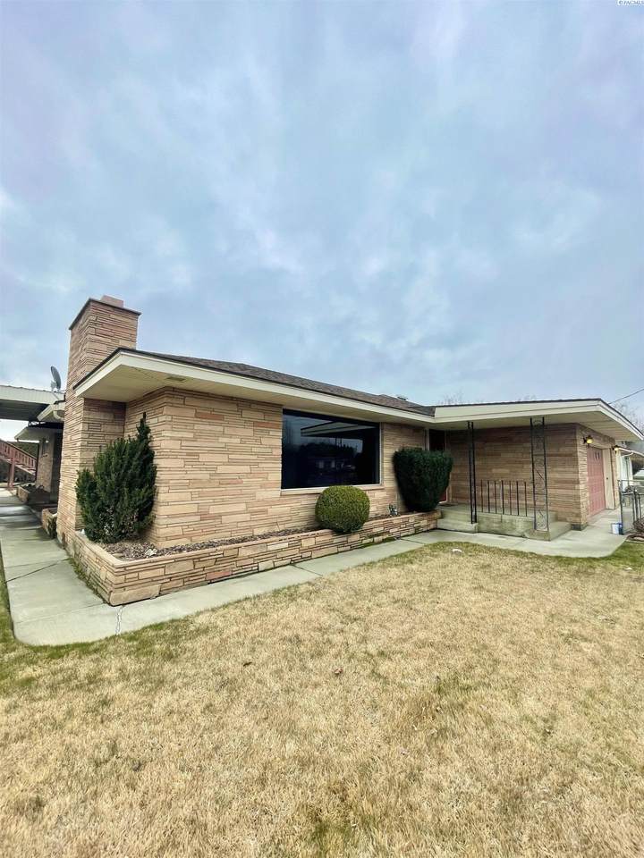 303 Ave B - Photo 1