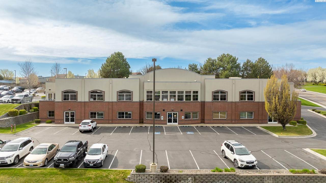 1020 Center Parkway - Photo 1
