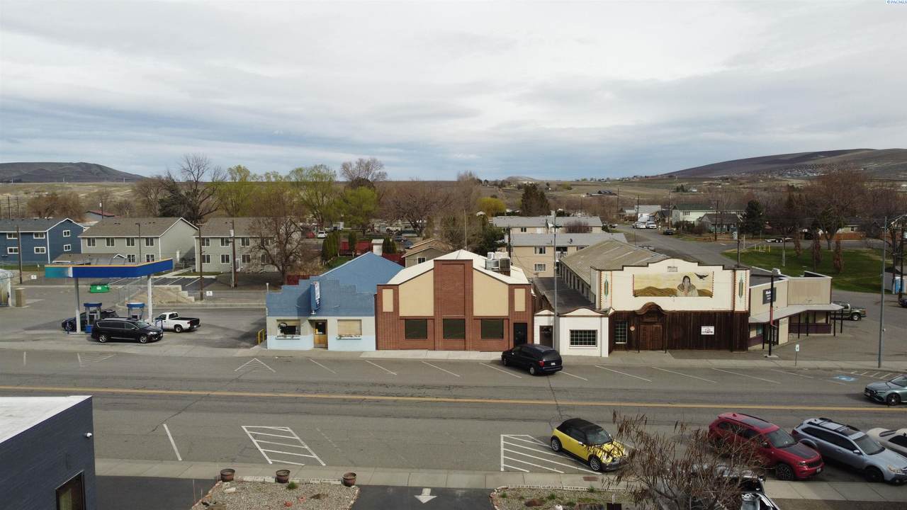 708 9th Street - Photo 1