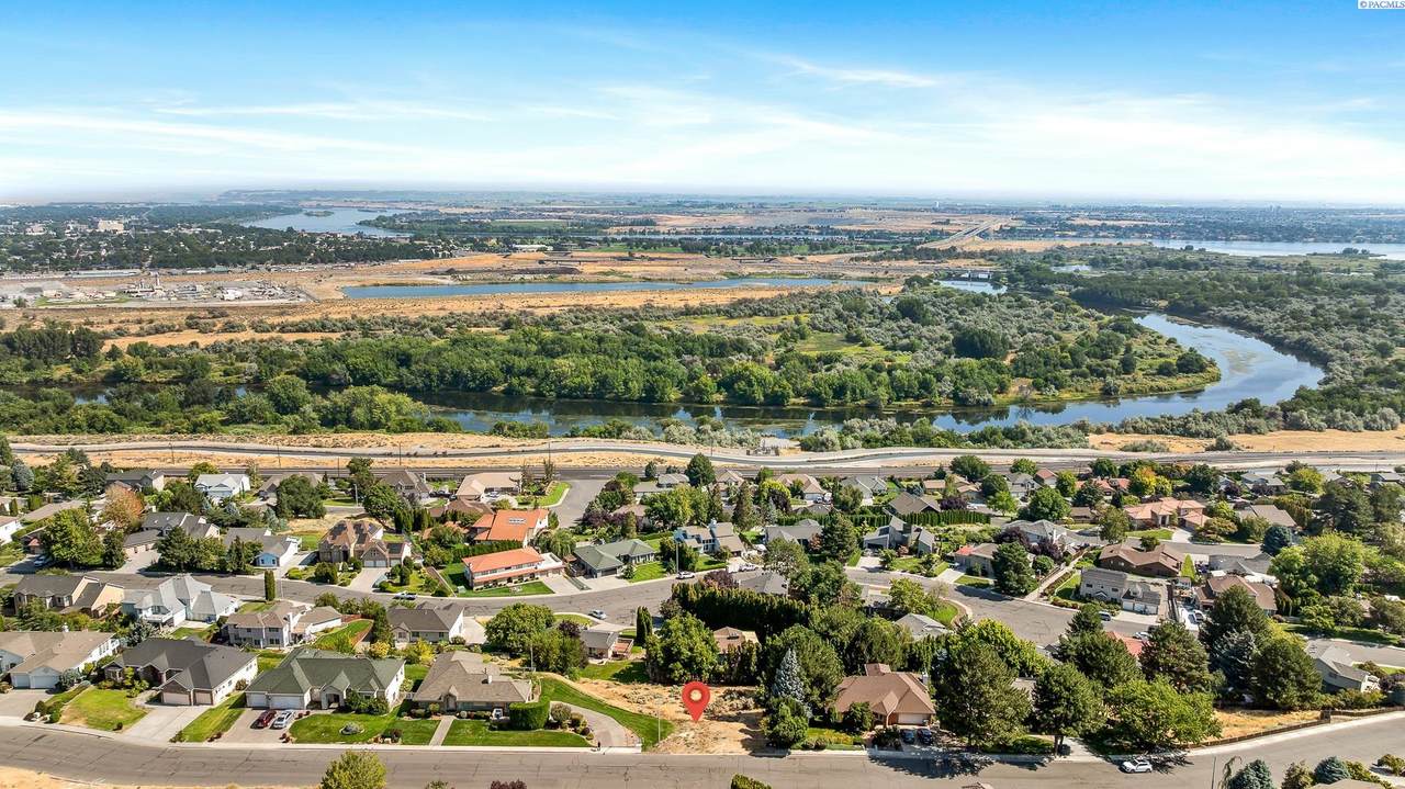 260 Rockwood Dr - Photo 1