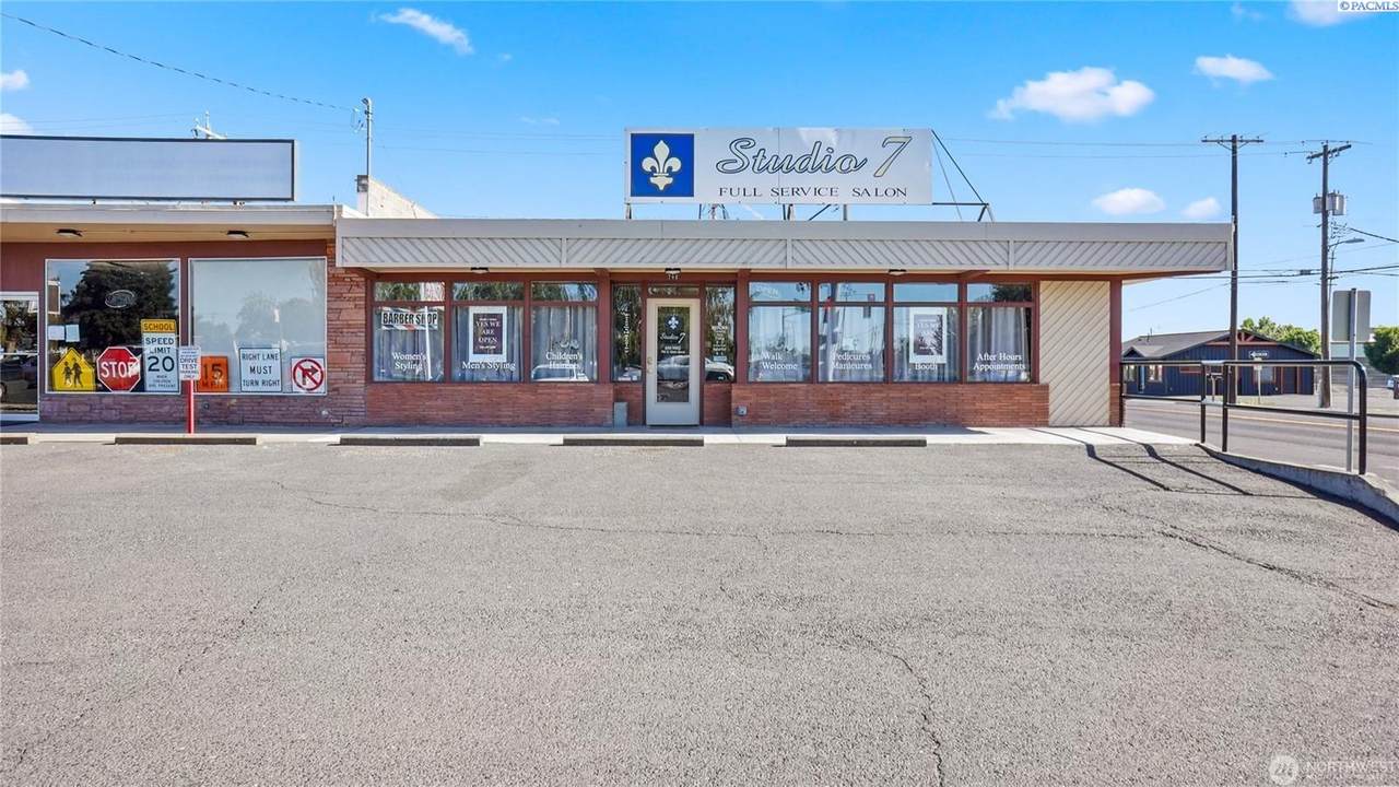 702 Main St - Photo 1