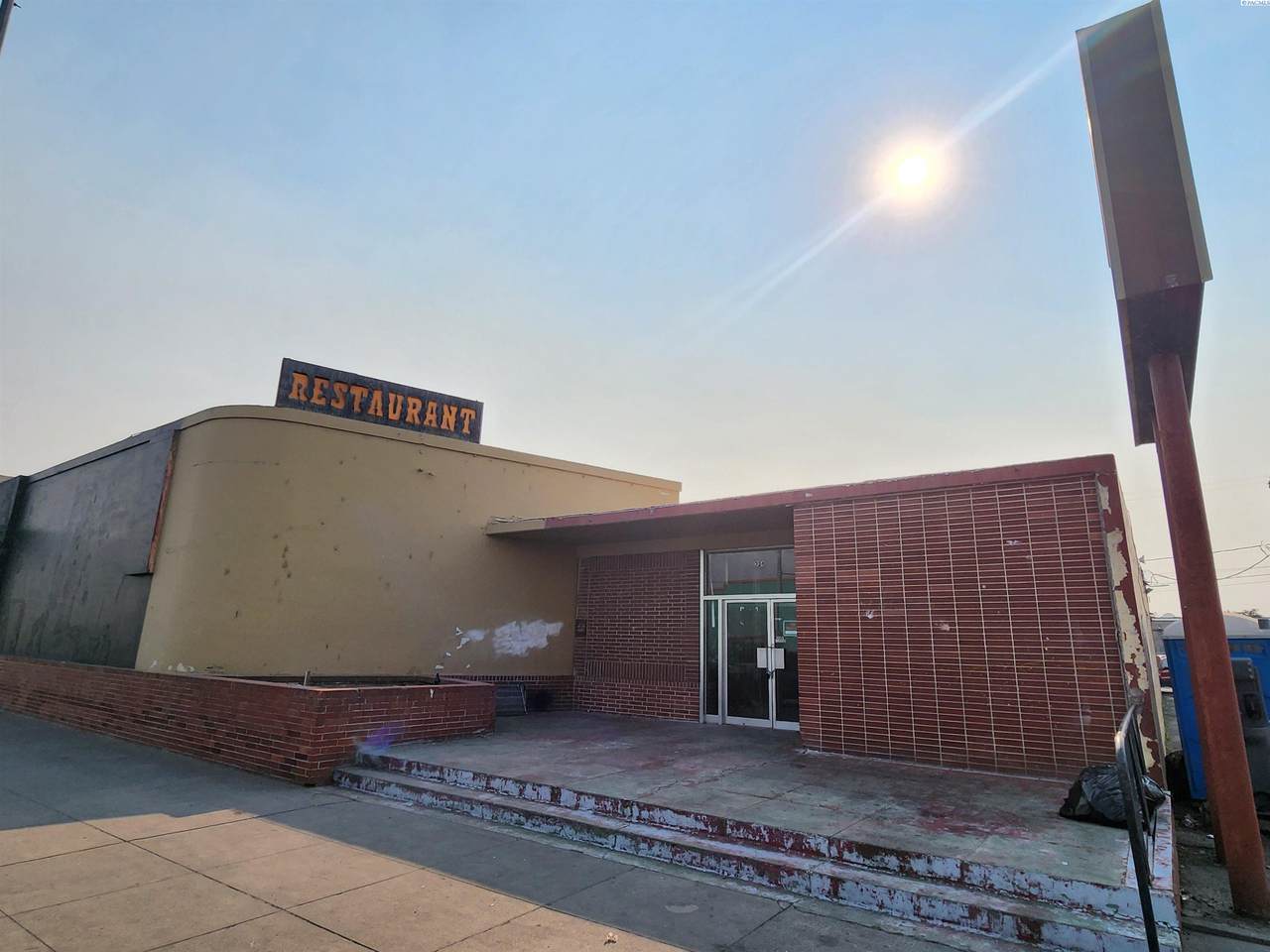 214 4Th Ave - Photo 1