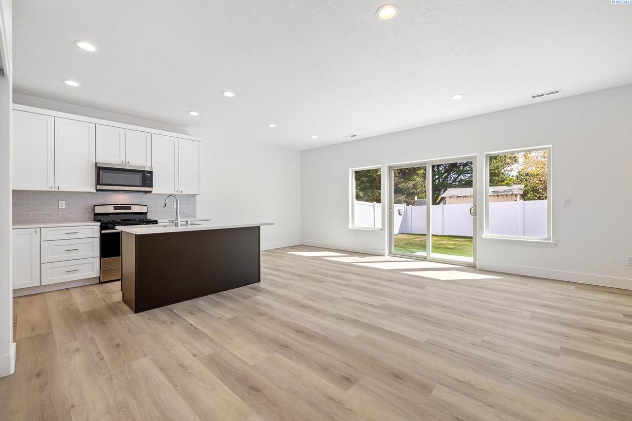 1163 Underwood Pl - Photo 1