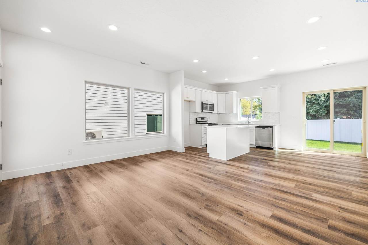 1141 Underwood Pl - Photo 1